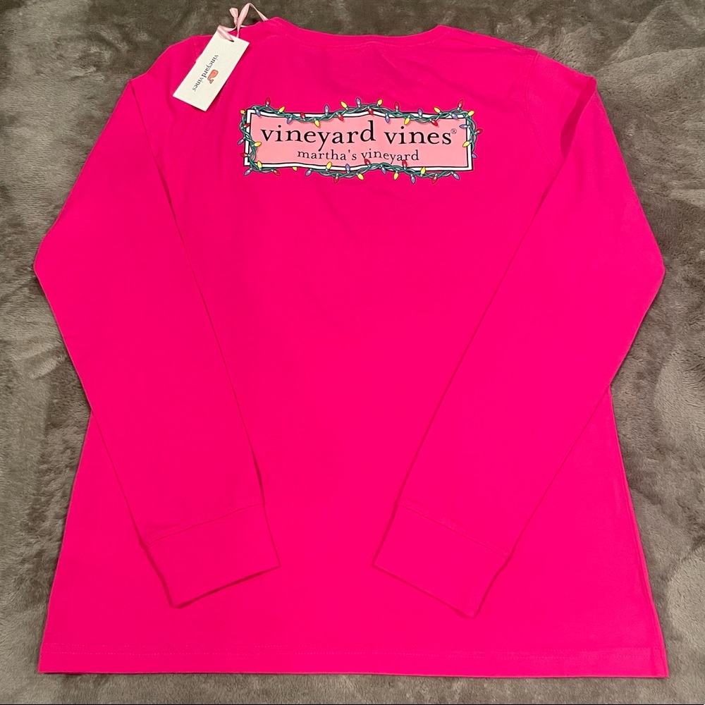 New Women’s vineyard vines holiday tee